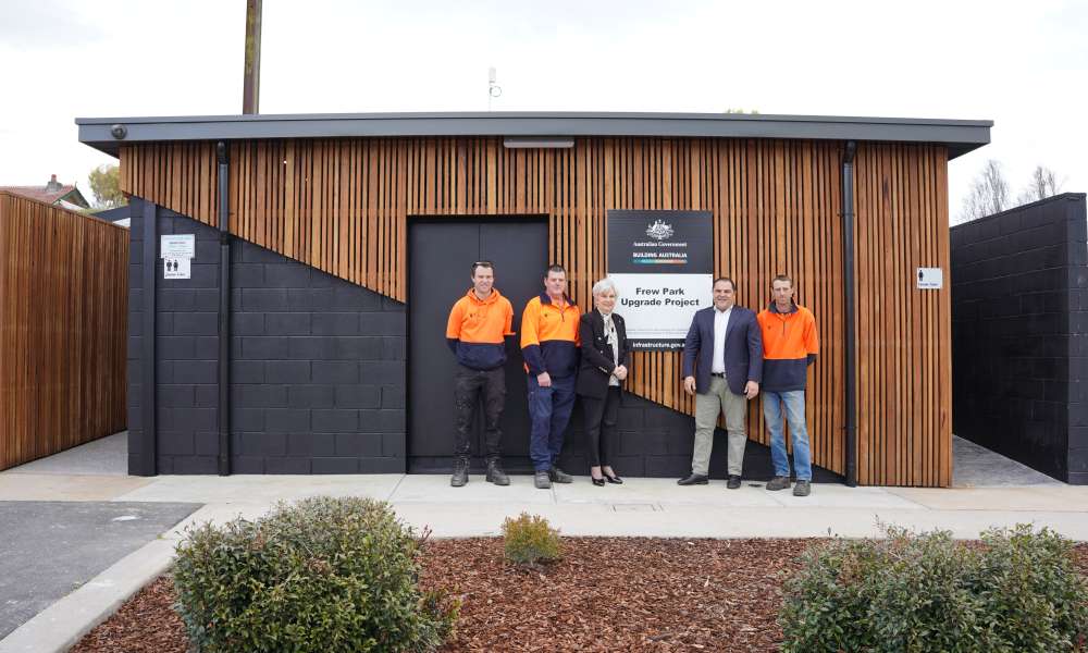 City of Mount Gambier Building and Maintenance team members Jack Dawe and Daryl Ferguson, Mayor Lynette Martin, Member for Barker Tony Pasin MP and Team Leader Construction and Maintenance Chris Habets outside the new public amenities at Frew Park.
