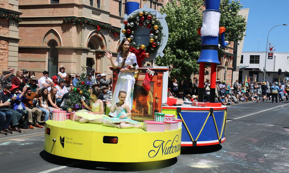 Council are calling for entries for the 2019 NF McDonnell and Sons Mount Gambier Christmas Parade.